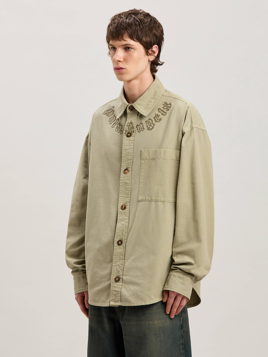 camisa con logo de llama de camel