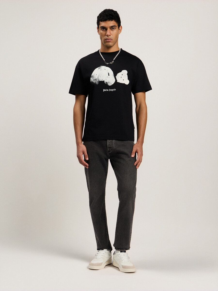 camiseta con oso roto en aerosol