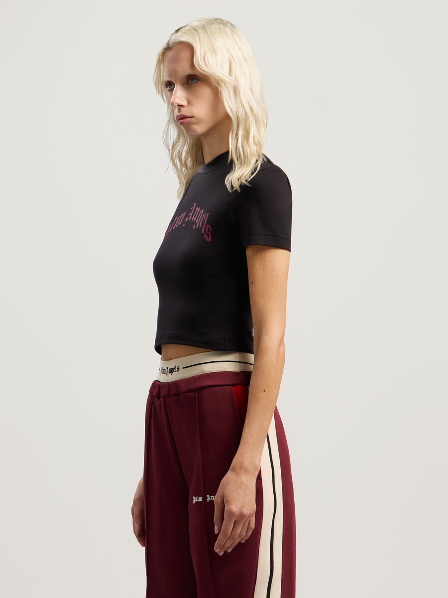 camiseta de bebé con logotipo curvo