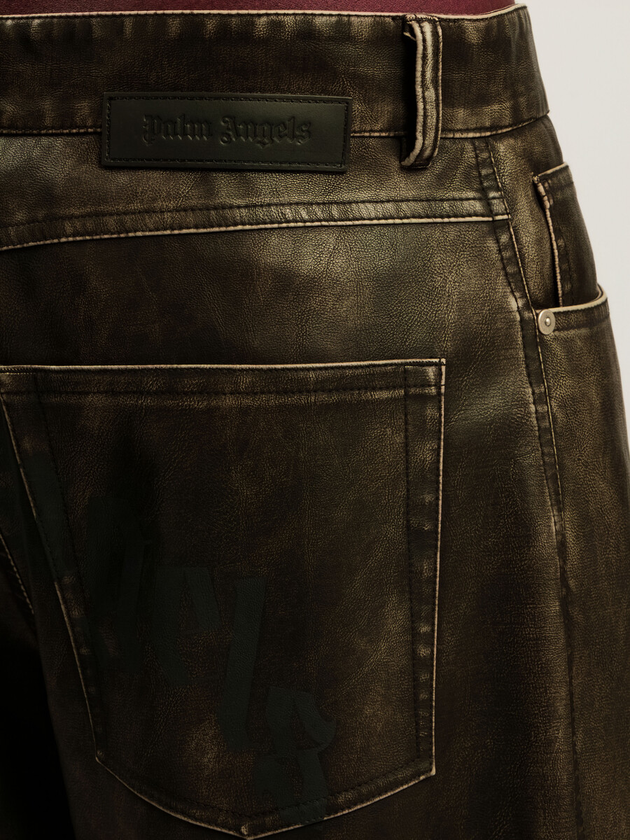pantalones recubiertos con logotipo curvo
