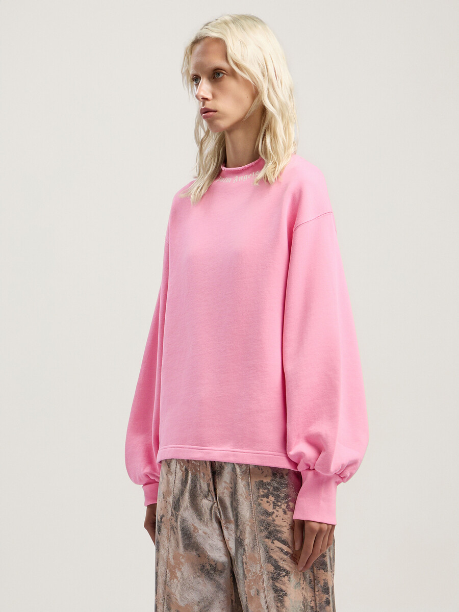 sudadera con cuello globo y logotipo curvo