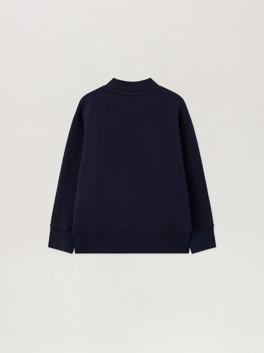 sudadera con logotipo en el cuello