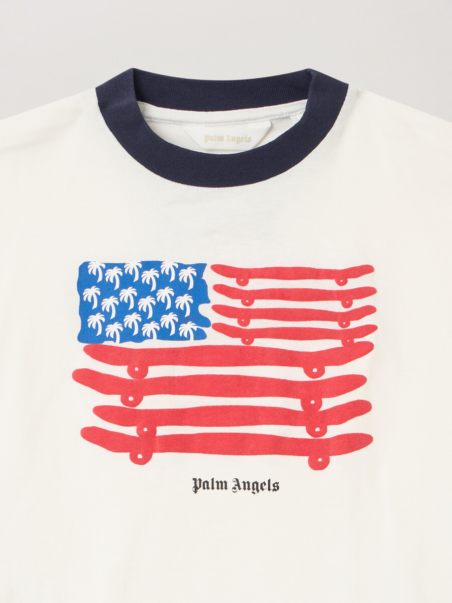 camiseta con gráfico de bandera