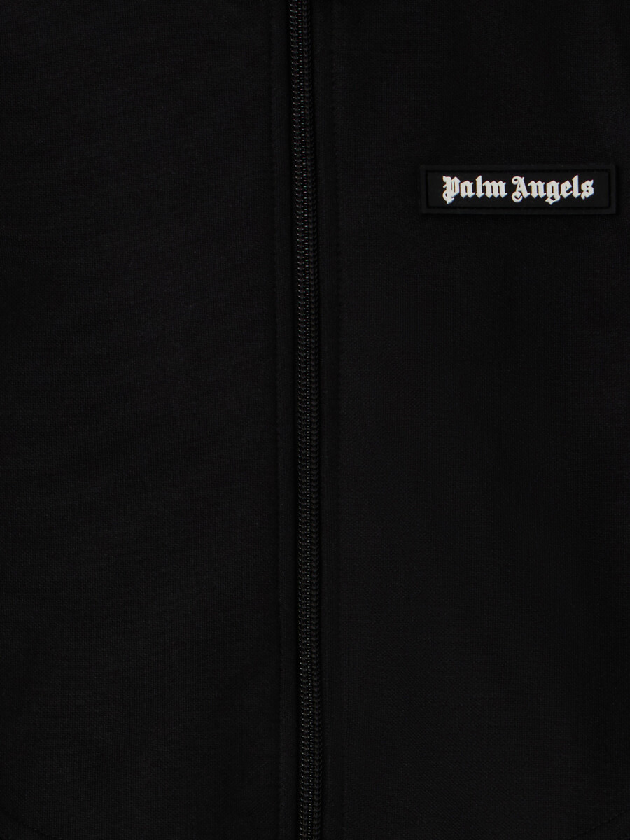 chaqueta deportiva con logotipo curvo